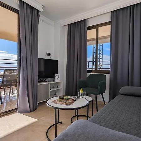 Arenas Superior Seafront Apartmán