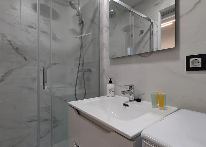 Arenas Superior Seafront Apartment